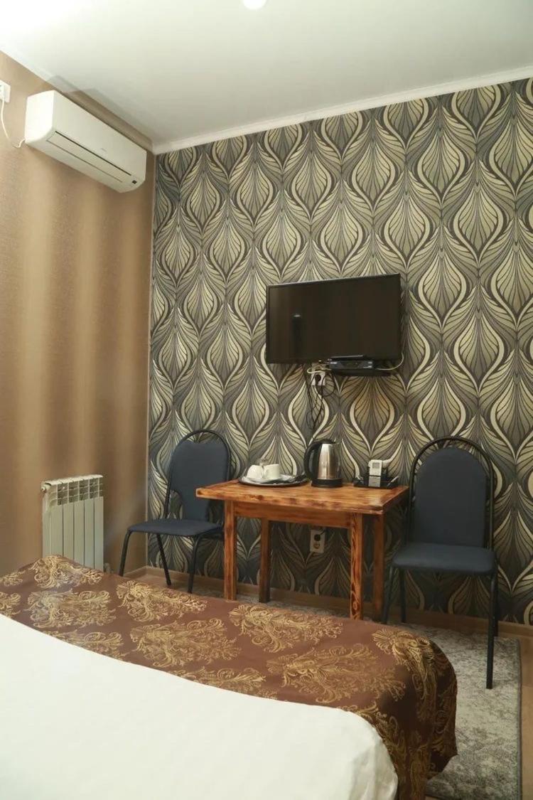 Vip Mini Hotel Semey Exterior foto