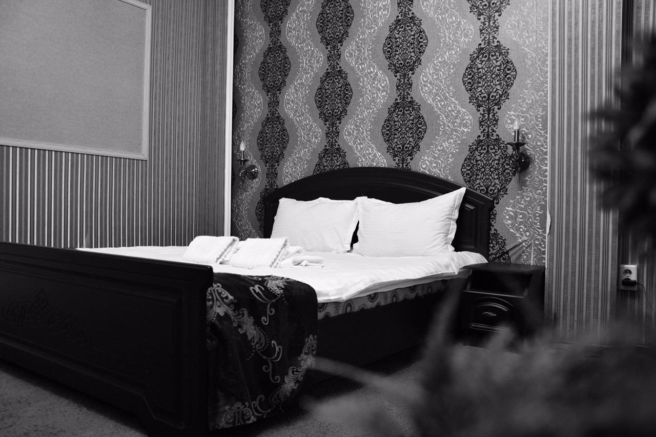 Vip Mini Hotel Semey Exterior foto